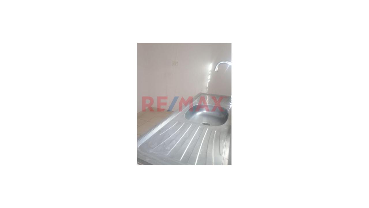 Venta De Casa En Urb La Planicie Ii Etapa I Mz A2 Lote 56 Frente Al Parque - 4