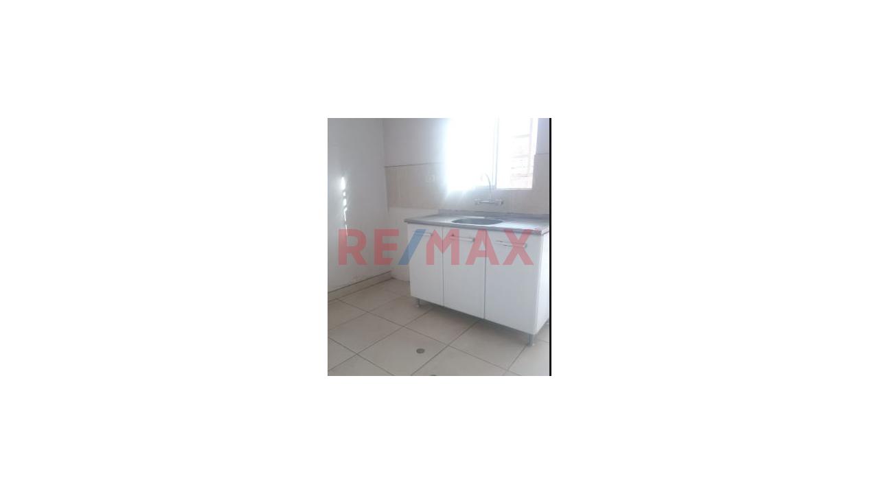 Venta De Casa En Urb La Planicie Ii Etapa I Mz A2 Lote 56 Frente Al Parque - 5