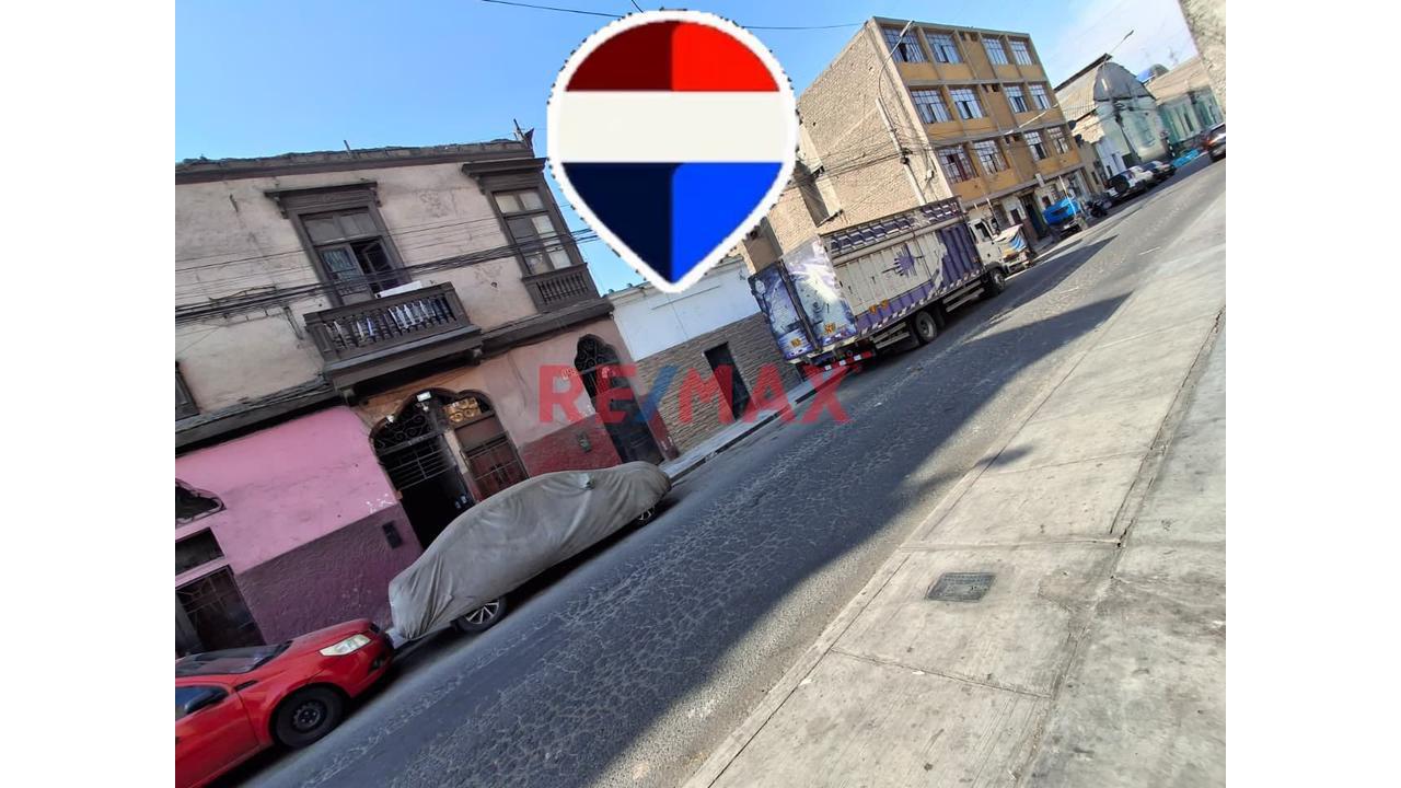 Venta De Casa En Cercado De Lima, Cerca A Mesa Redonda - 1