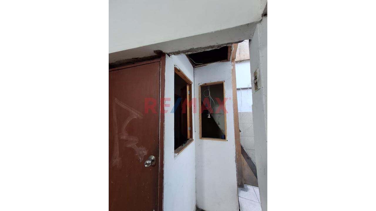 Venta De Casa En Cercado De Lima, Cerca A Mesa Redonda - 10