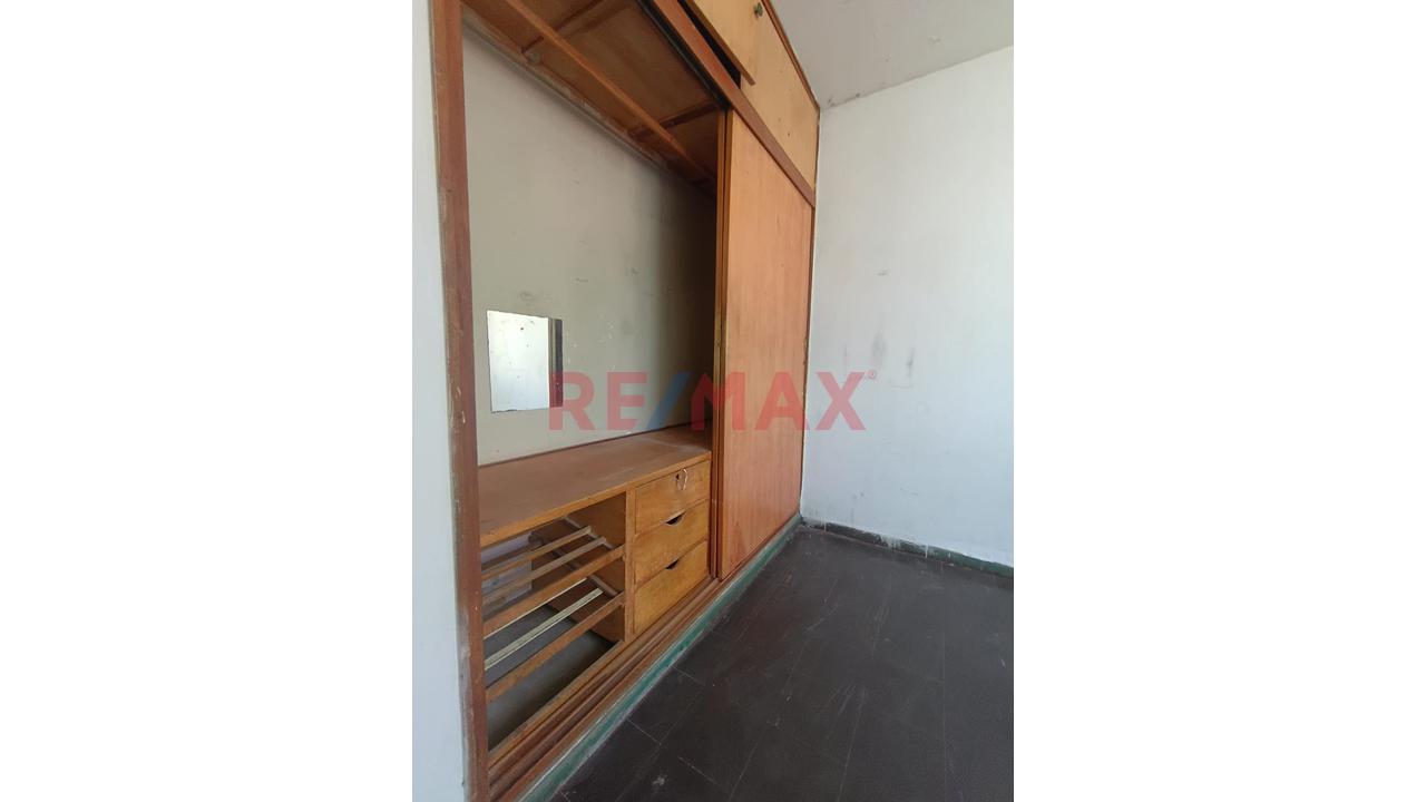 Venta De Casa De Dos Pisos En Urb. Bancarios Muy Cerca Al Real Plaza — foto 12