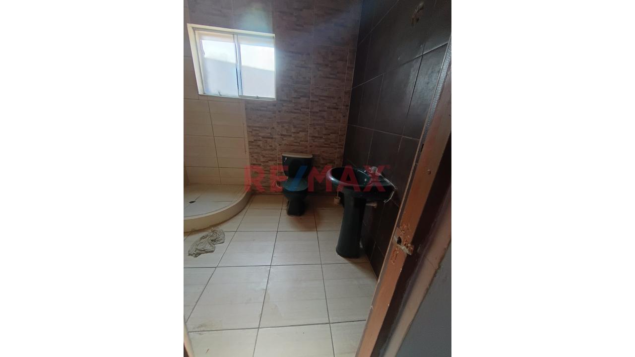 Venta De Casa De Dos Pisos En Urb. Bancarios Muy Cerca Al Real Plaza — foto 11