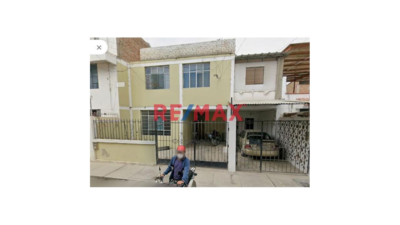 Venta De Casa De Dos Pisos En Urb. Bancarios Muy Cerca Al Real Plaza