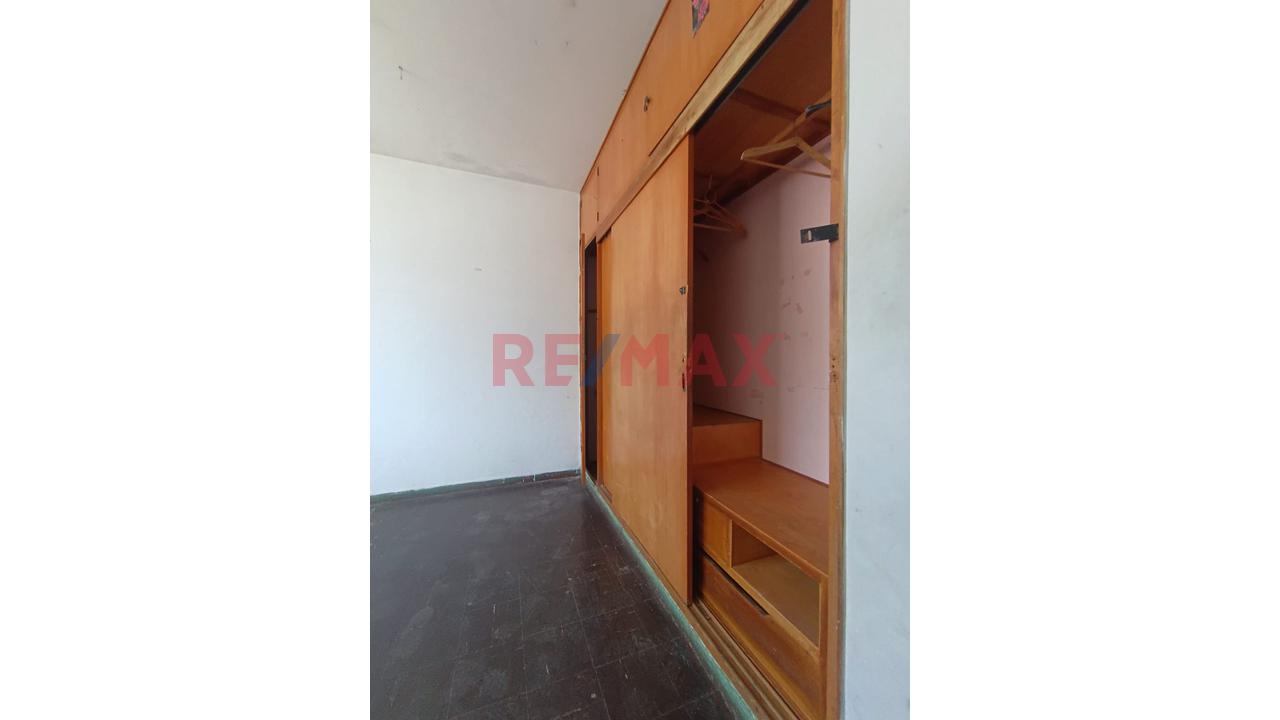 Venta De Casa De Dos Pisos En Urb. Bancarios Muy Cerca Al Real Plaza — foto 4