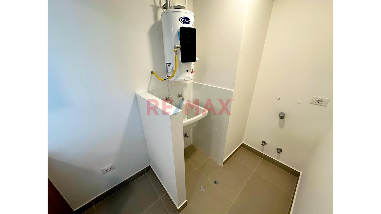 🏢 Exclusivo Departamento En Alquiler Frente A Clínica Ricardo Palma, Con Vista Externa Y Ubicación Estratégica 📍✨ — foto 4