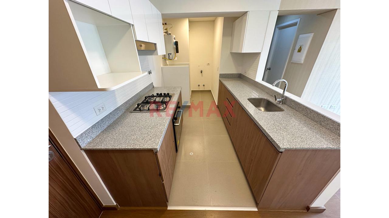 🏢 Exclusivo Departamento En Alquiler Frente A Clínica Ricardo Palma, Con Vista Externa Y Ubicación Estratégica 📍✨ — foto 2