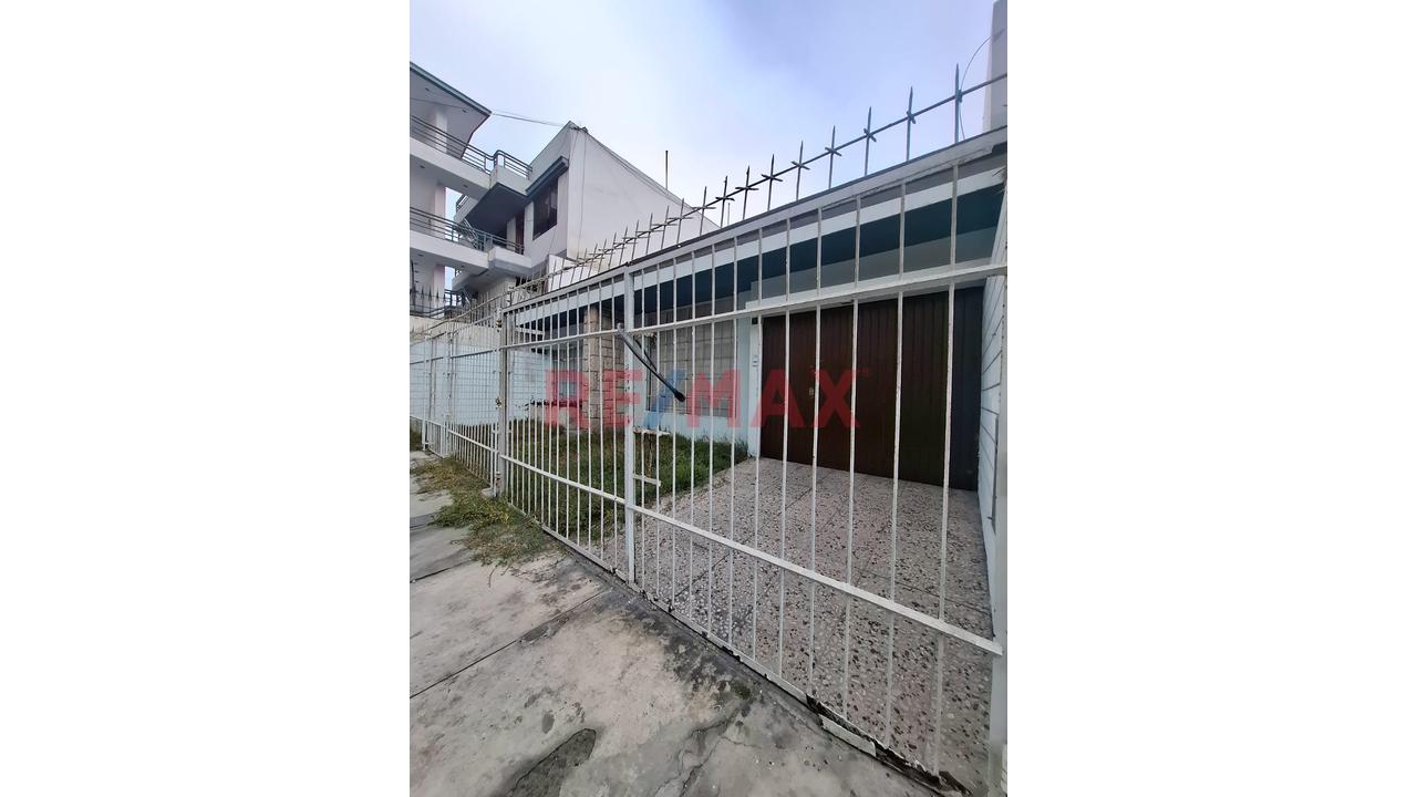 Venta Casa Como Terreno En Pueblo Libre - 2
