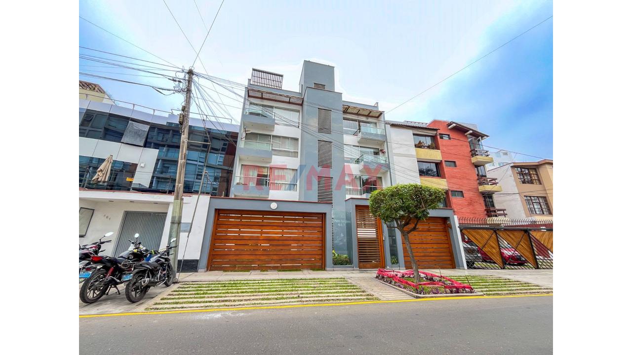 Alquiler De Departamento En San Borja - 140M2 Mas 2 Estacionamentos