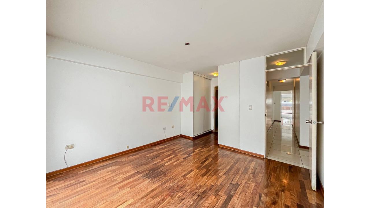 Alquiler De Departamento En San Borja - 140M2 Mas 2 Estacionamentos — foto 5