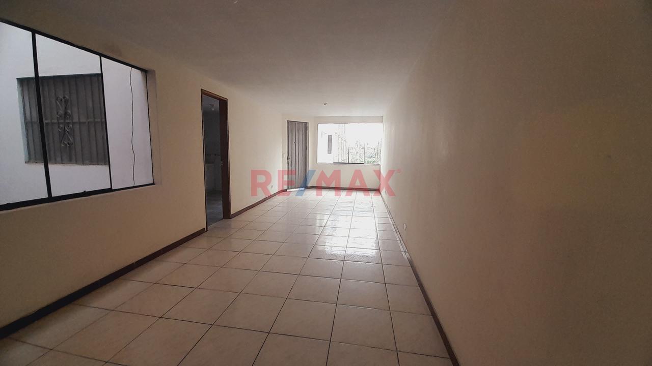 Ate - Urb. Alameda De La Rivera - Venta De Departamento En Edificio De 4 Pisos. - 12