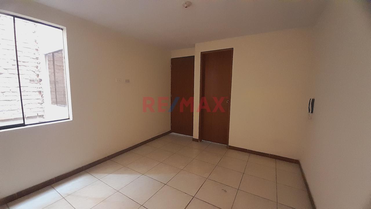 Bonito Departamento En Venta Ate - Urb. Alameda De La Rivera - 4