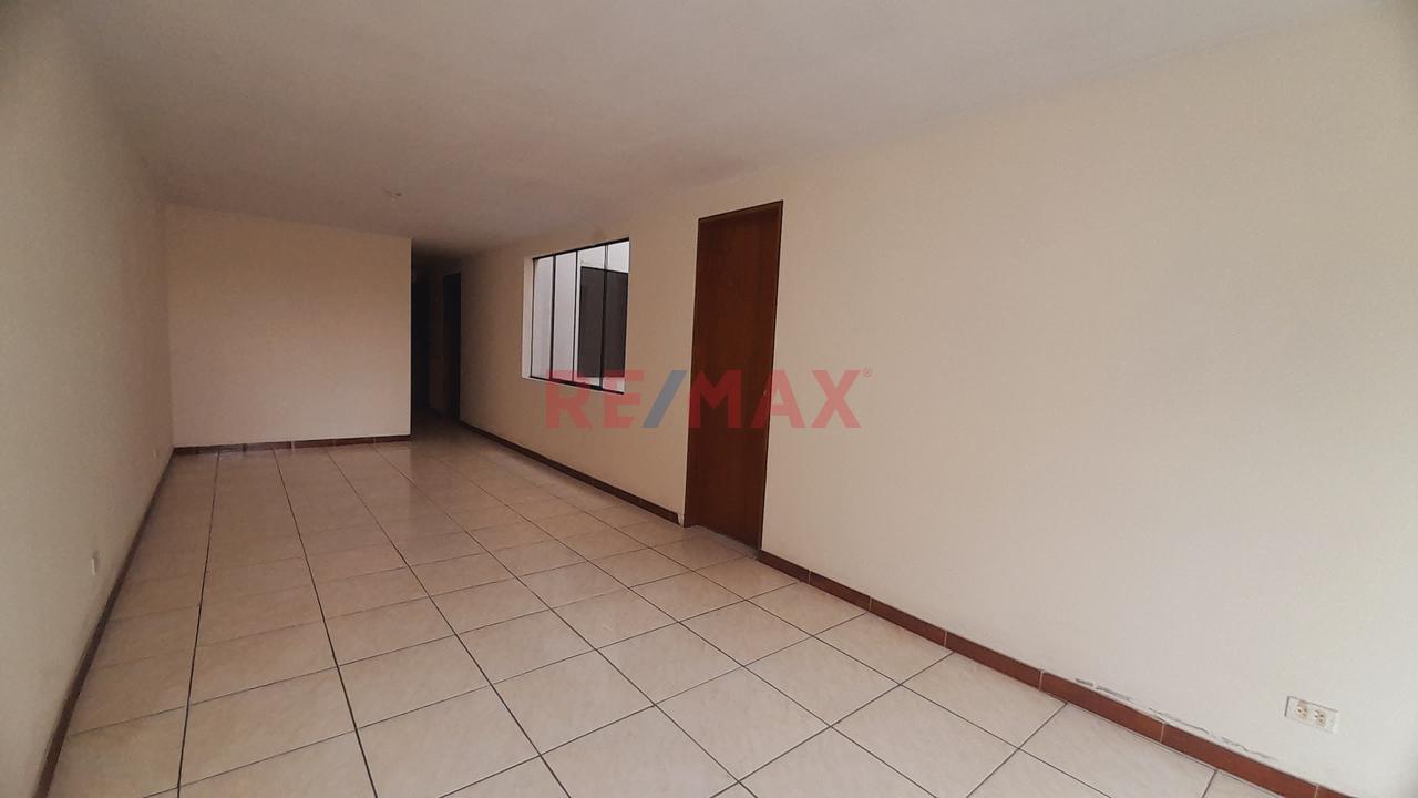 Bonito Departamento En Venta Ate - Urb. Alameda De La Rivera - 3