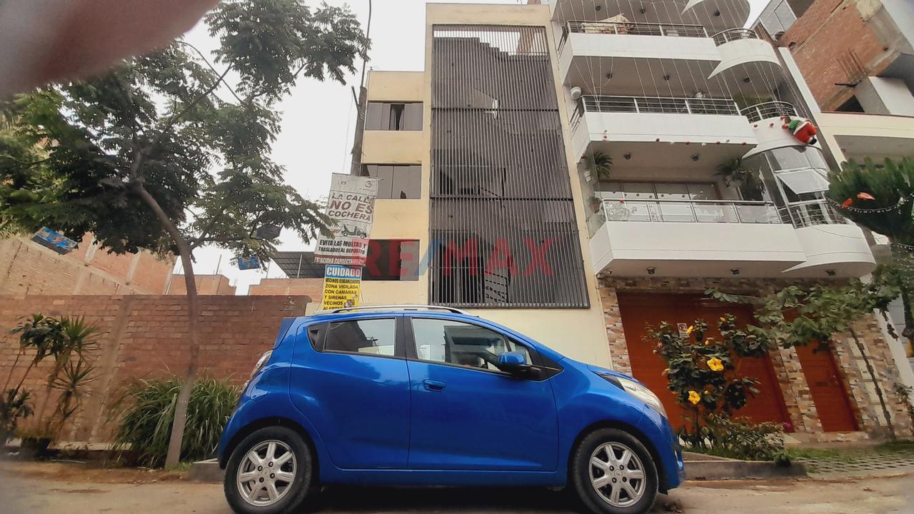 Bonito Departamento En Venta Ate - Urb. Alameda De La Rivera - 1