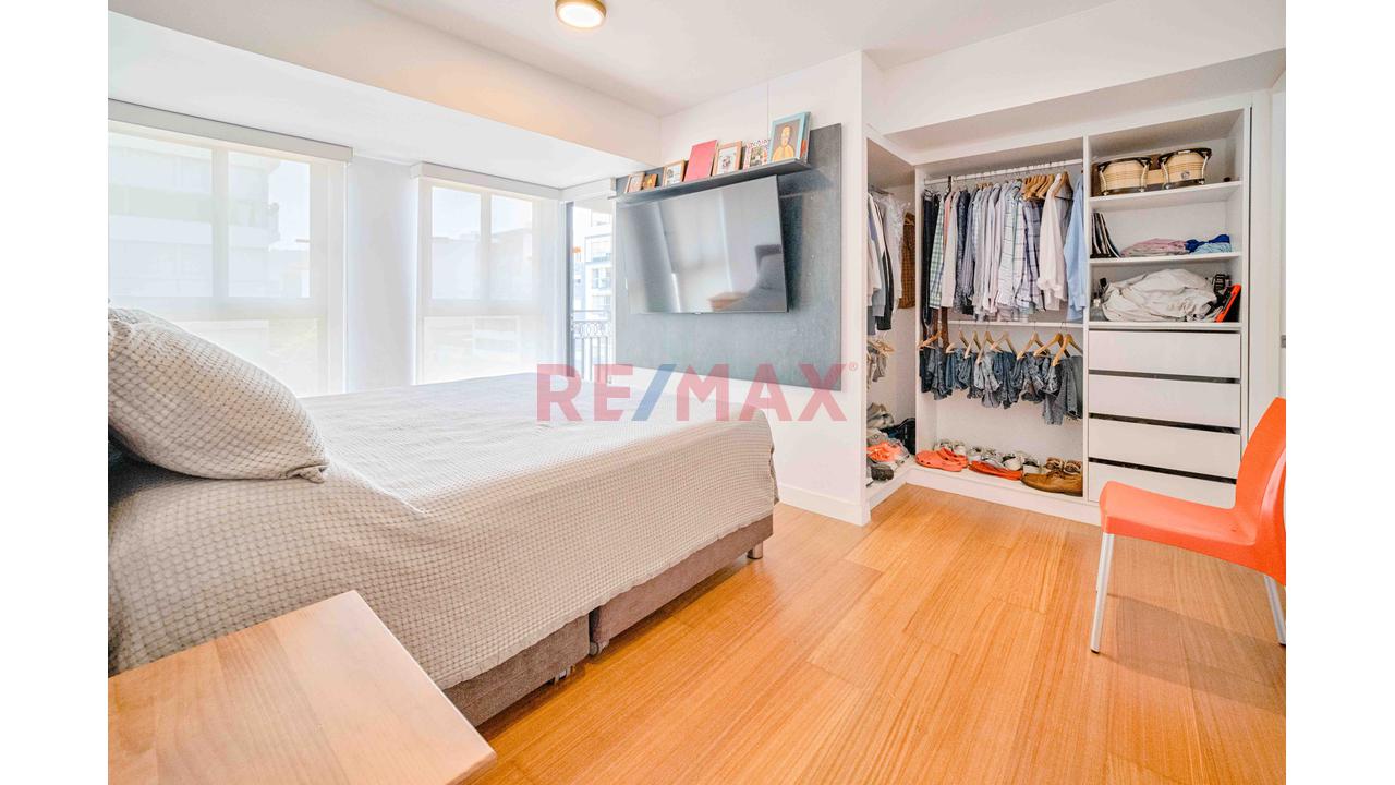 Hermoso Departamento Mas Cochera En Av. General Cordova - Miraflores — foto 9