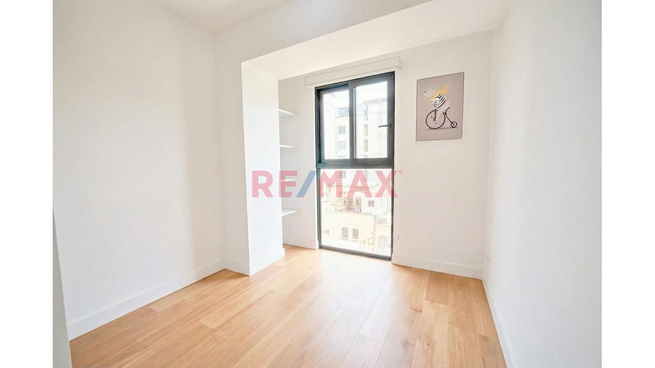 Hermoso Departamento Mas Cochera En Av. General Cordova - Miraflores — foto 13