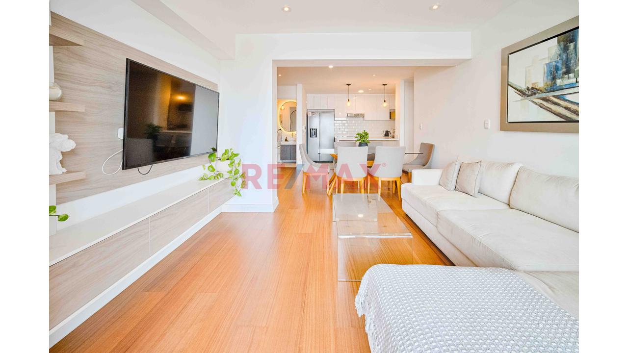Hermoso Departamento Mas Cochera En Av. General Cordova - Miraflores — foto 3