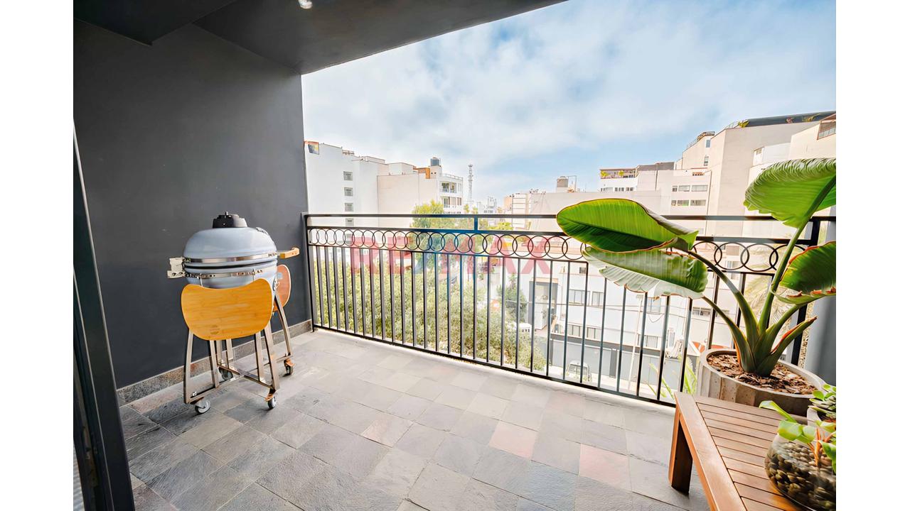 Hermoso Departamento Mas Cochera En Av. General Cordova - Miraflores — foto 5