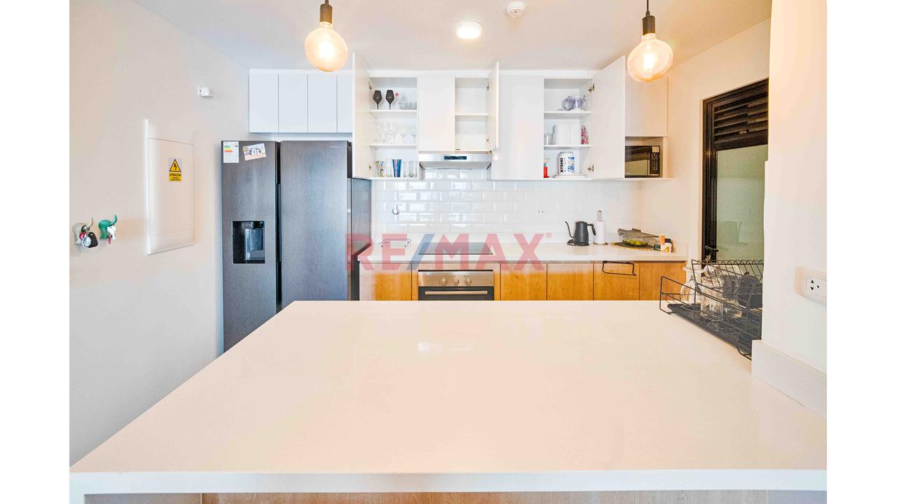 Hermoso Departamento Mas Cochera En Av. General Cordova - Miraflores — foto 6