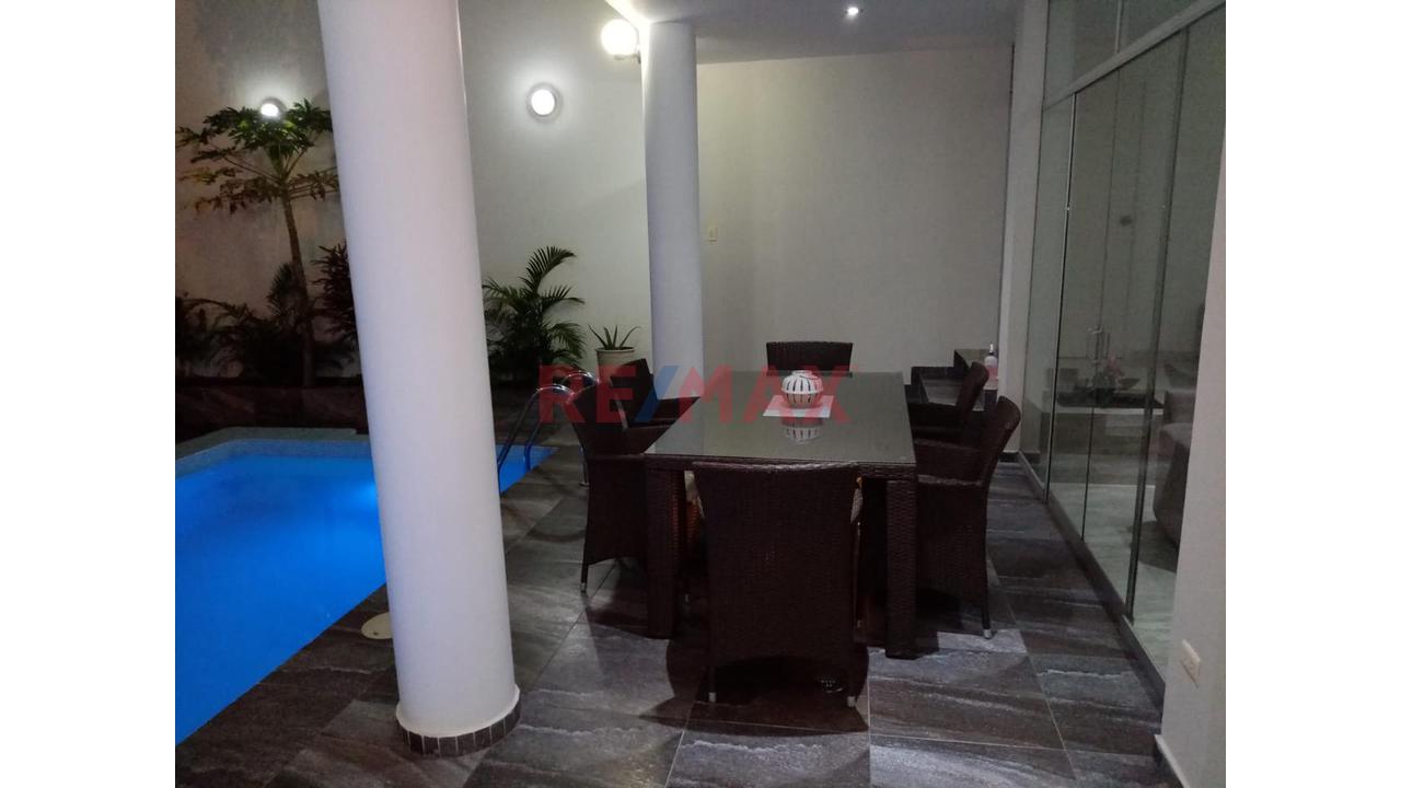 Hermosa Y Moderna Casa Con Piscina En Huanchaco Tradicional - 12