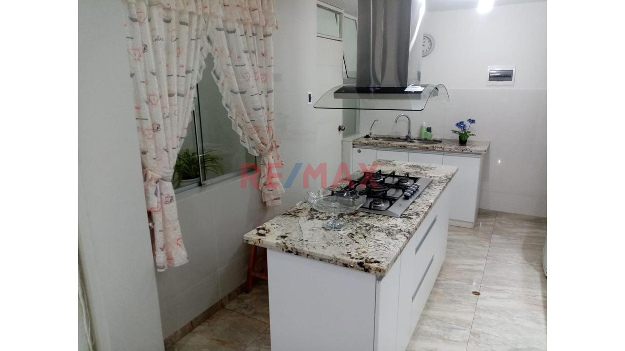 Hermosa Y Moderna Casa Con Piscina En Huanchaco Tradicional - 10