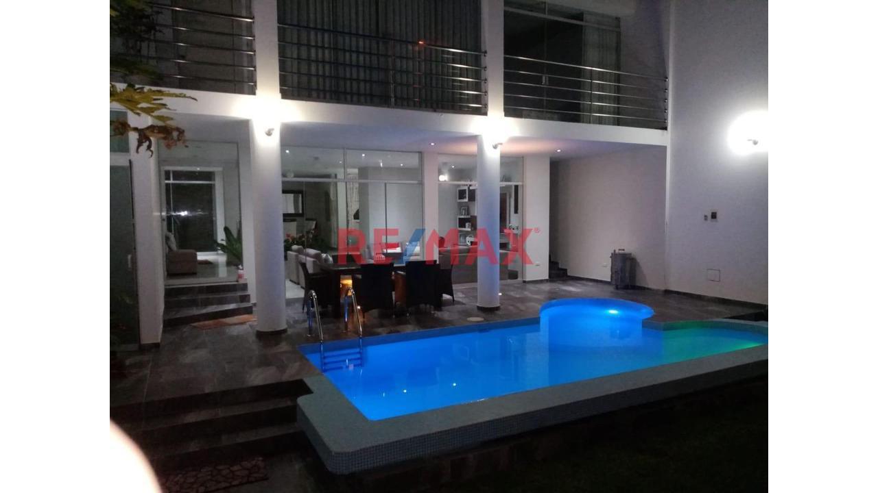 Hermosa Y Moderna Casa Con Piscina En Huanchaco Tradicional - 1