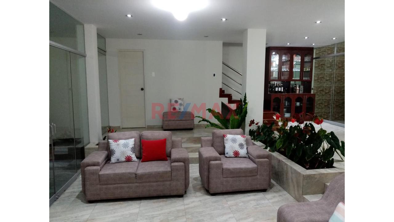 Hermosa Y Moderna Casa Con Piscina En Huanchaco Tradicional - 5