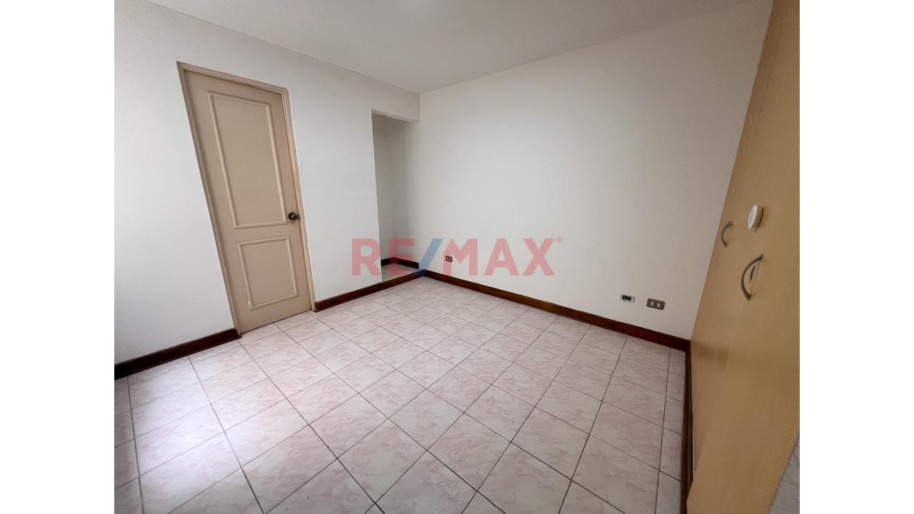 🟦 Jesús María: 90 M² De Espacio, 3 Habitaciones, Piso 3 Con Ascensor Y Cochera — foto 6