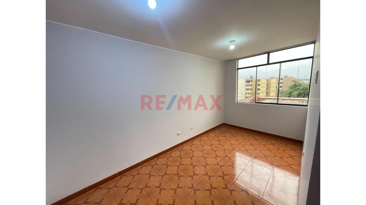 Venta Departamento De 4 Dormitorios – Urb. Villasol, Los Olivos — foto 2