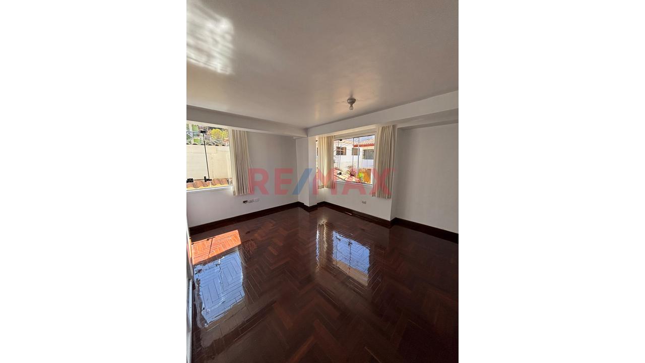 Amplia Casa En Alquiler Para Empresas – Urb. Coviduc, San Sebastián - 6