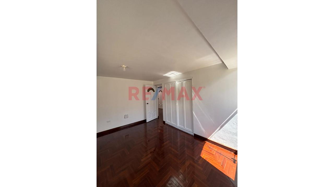 Amplia Casa En Alquiler Para Empresas – Urb. Coviduc, San Sebastián - 11