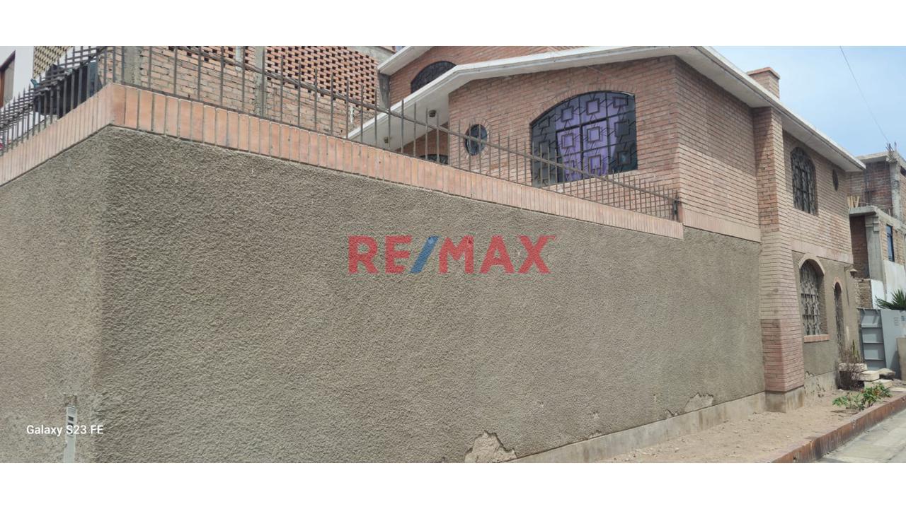 Casa Como Terreno De 144.15 M² En Urb. Pando – Excelente Ubicación** - 1