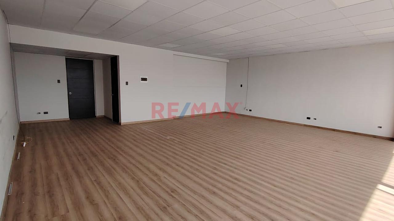 🏢✨ ¡Alquiler De Oficina Con Cochera! (86 M²) ✨🚗 - 4