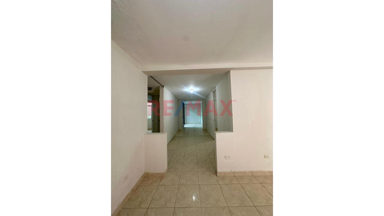 Alquiler De Casa Cerca Al Hospital Regional De Castilla - 3