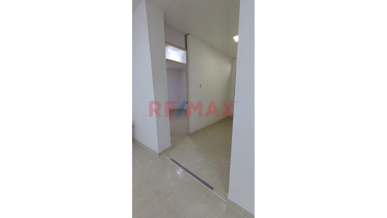 Local Comercial En Zona Altamente Comercial, En Avenida Principal!! - 6