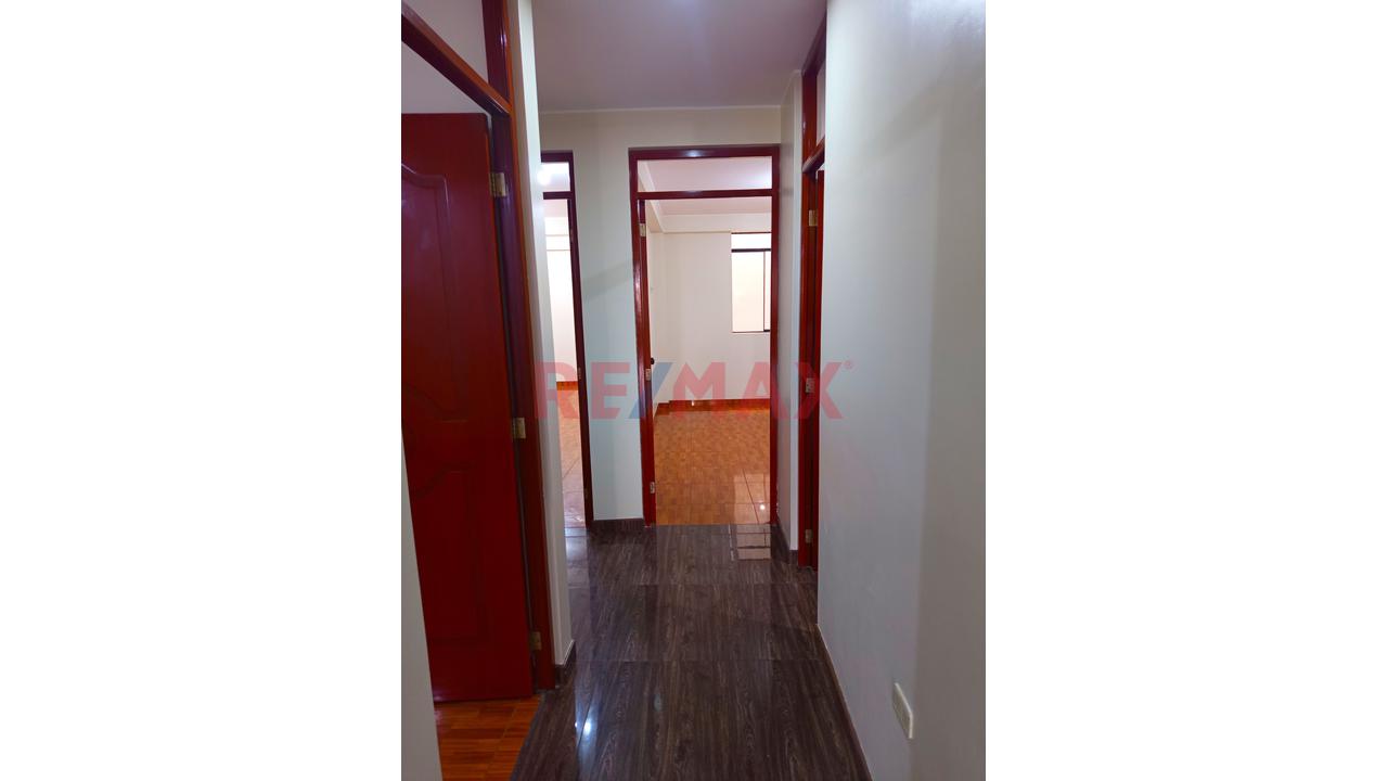 Vendo Departamento  En 2Do Piso Urb. Santa Isolina Iii Etapa Comas — foto 10