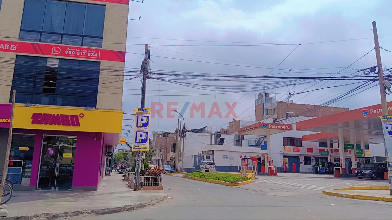 🏠 ¡Invierte En Una Propiedad Con Potencial De Rentabilidad! 📍 En Plena Av. Universitaria – Av. México Comas - 17