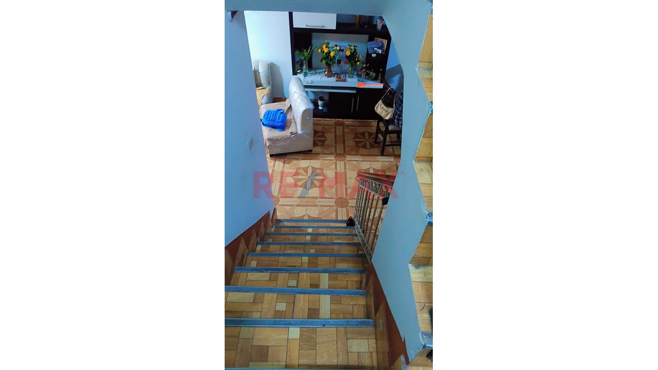 🏠 ¡Invierte En Una Propiedad Con Potencial De Rentabilidad! 📍 En Plena Av. Universitaria – Av. México Comas - 4