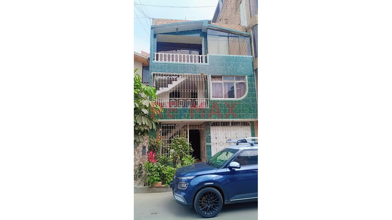 🏠 ¡Invierte En Una Propiedad Con Potencial De Rentabilidad! 📍 En Plena Av. Universitaria – Av. México Comas - 10