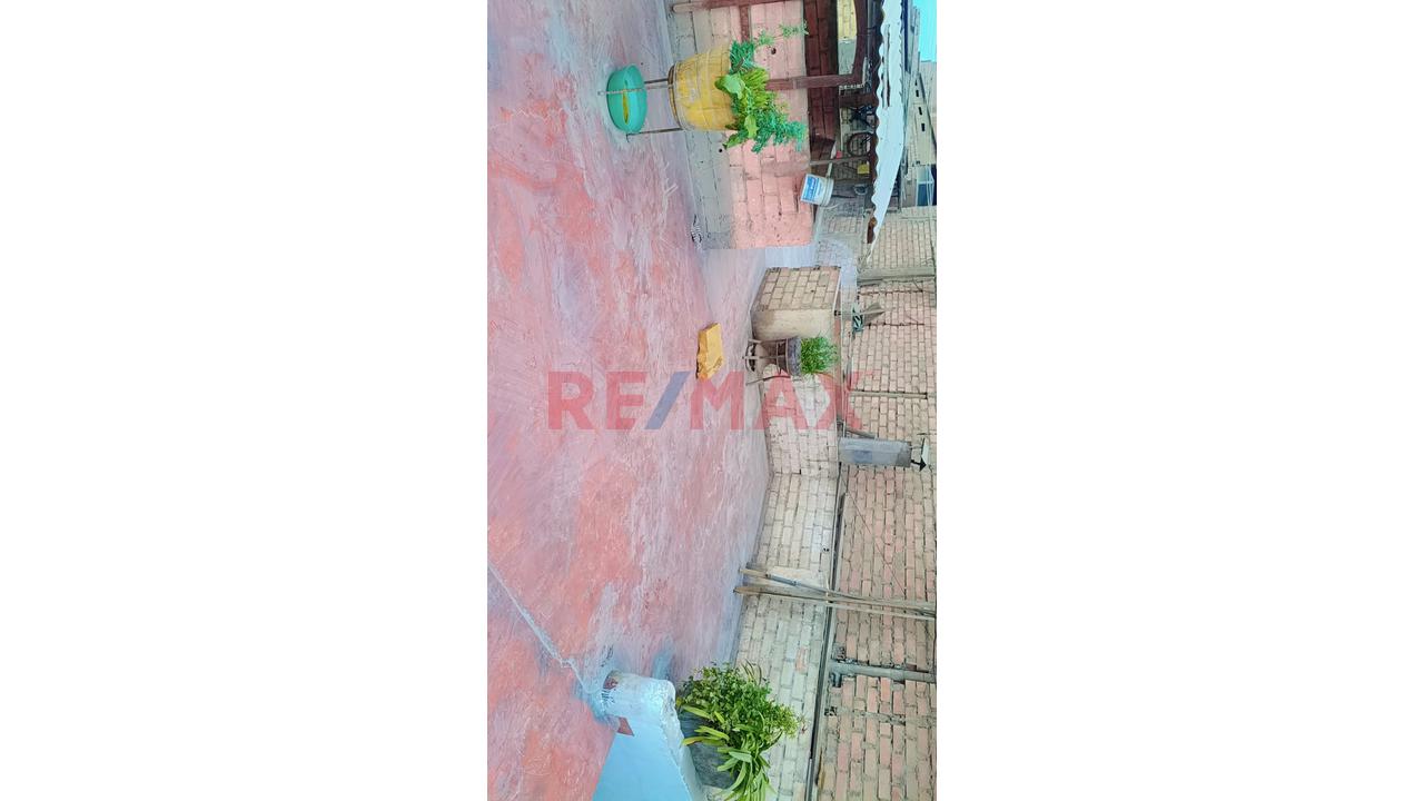 🏠 ¡Invierte En Una Propiedad Con Potencial De Rentabilidad! 📍 En Plena Av. Universitaria – Av. México Comas - 6