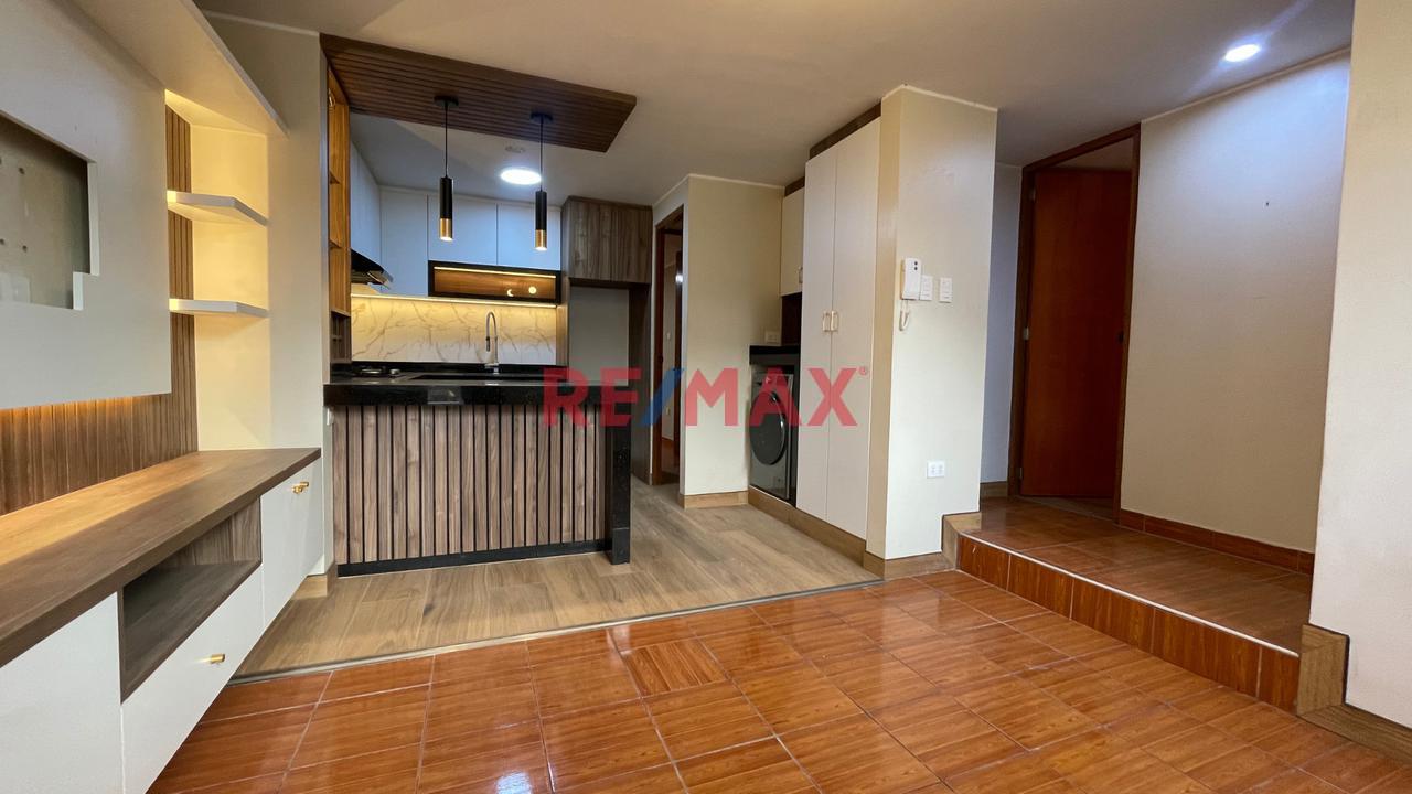 Alquilo Moderno Dpto Renovado Y Semi Amoblado (2Do Piso) En Surco
