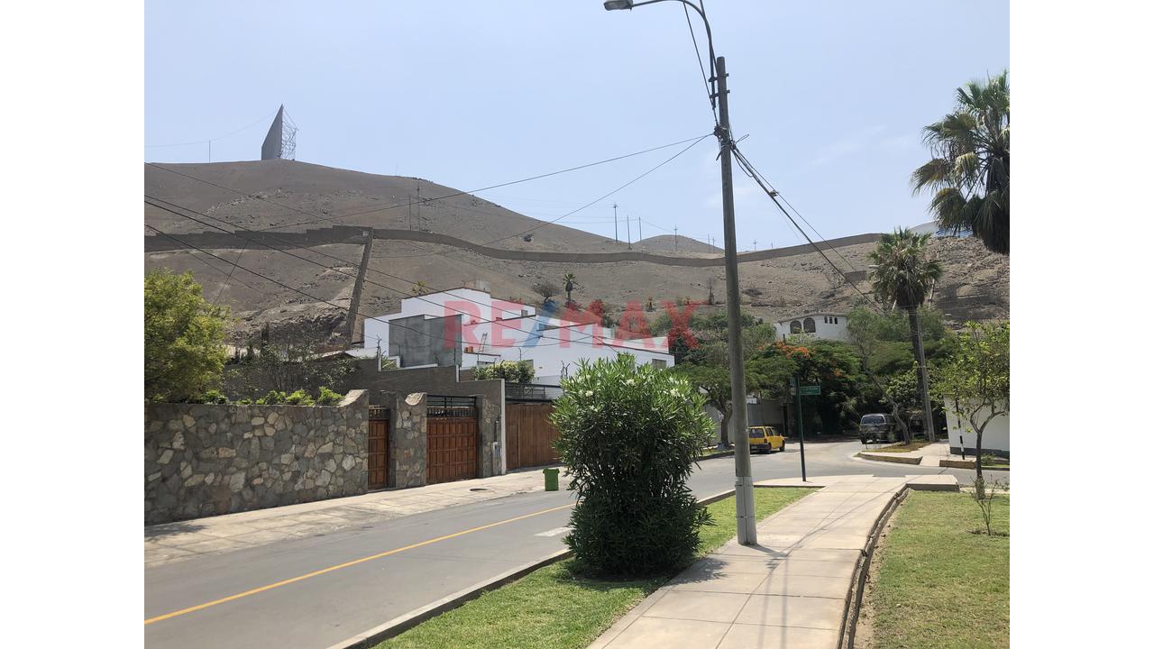 Vendo Casa Como Terreno - Frente A Parque — foto 2