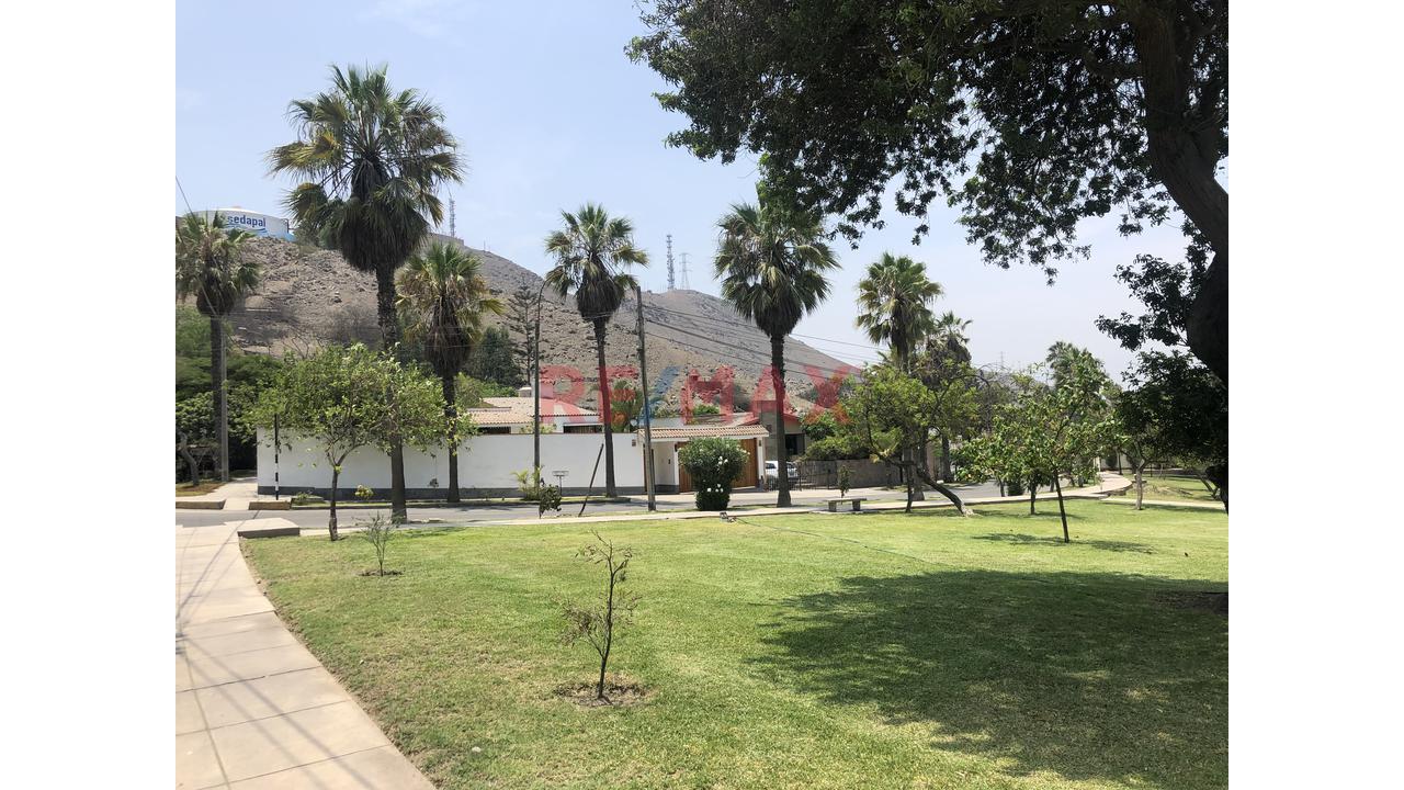 Vendo Casa Como Terreno - Frente A Parque — foto 3
