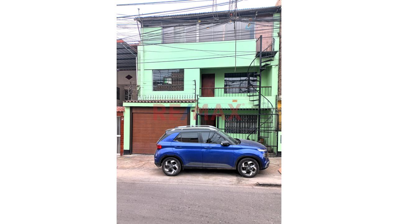 Venta De Casa De 3 Pisos San Juan De Miraflores - 1