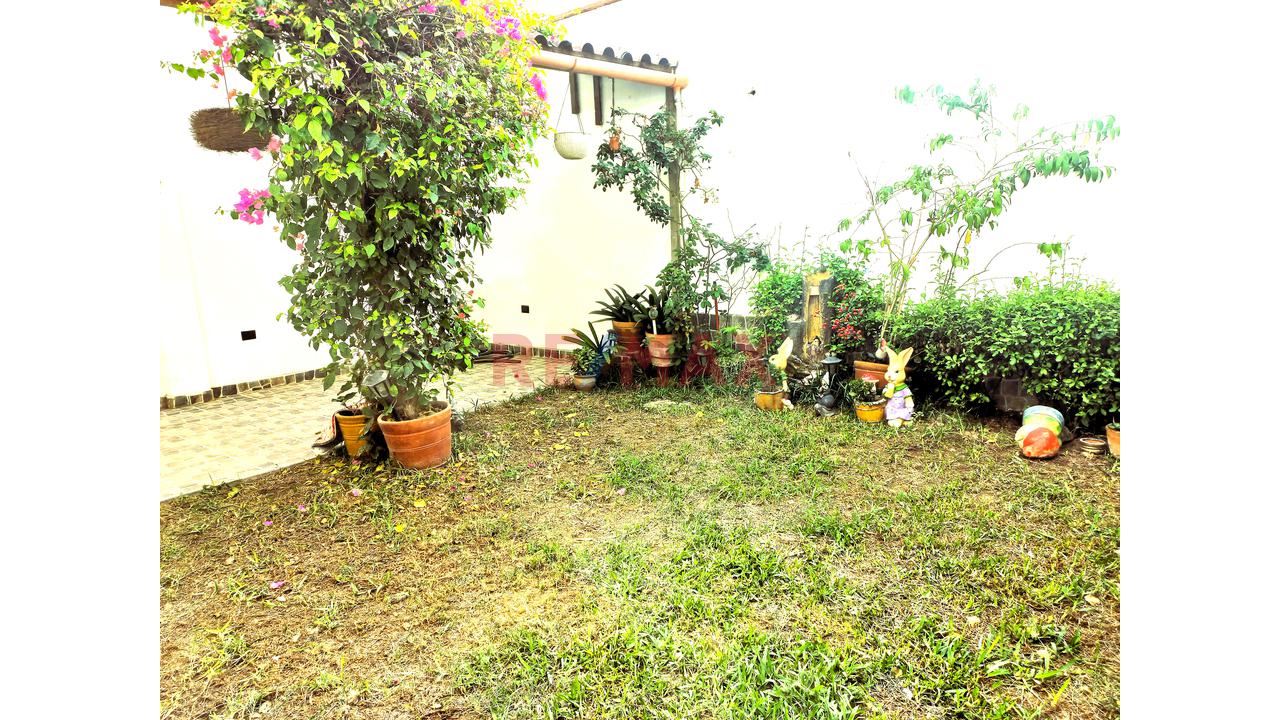 Venta De Casa De 3 Pisos  San Juan De Miraflores - 6