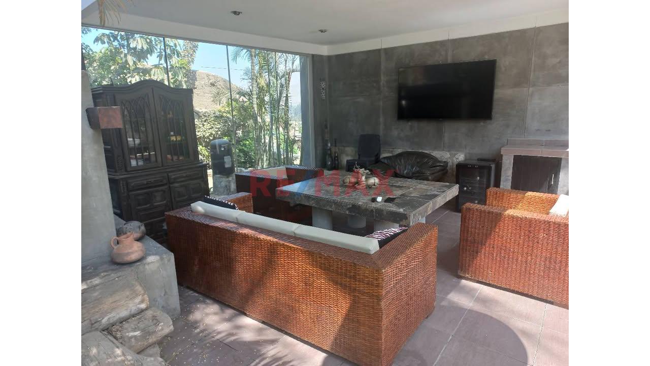 ¡El Refugio De Tus Sueños! Hermosa Casa De Campo Con Amplio Terreno De 1,477 M² En Santa Eulalia - 6