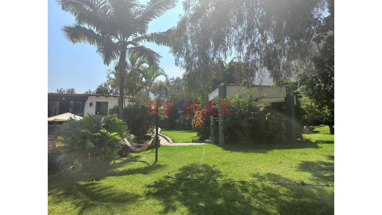 ¡El Refugio De Tus Sueños! Hermosa Casa De Campo Con Amplio Terreno De 1,477 M² En Santa Eulalia - 1