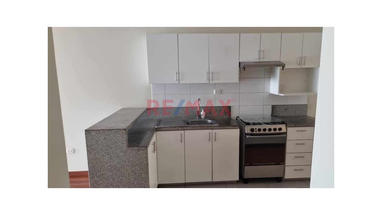 Depatamento En Alquiler Av Principal Surquillo — foto 10