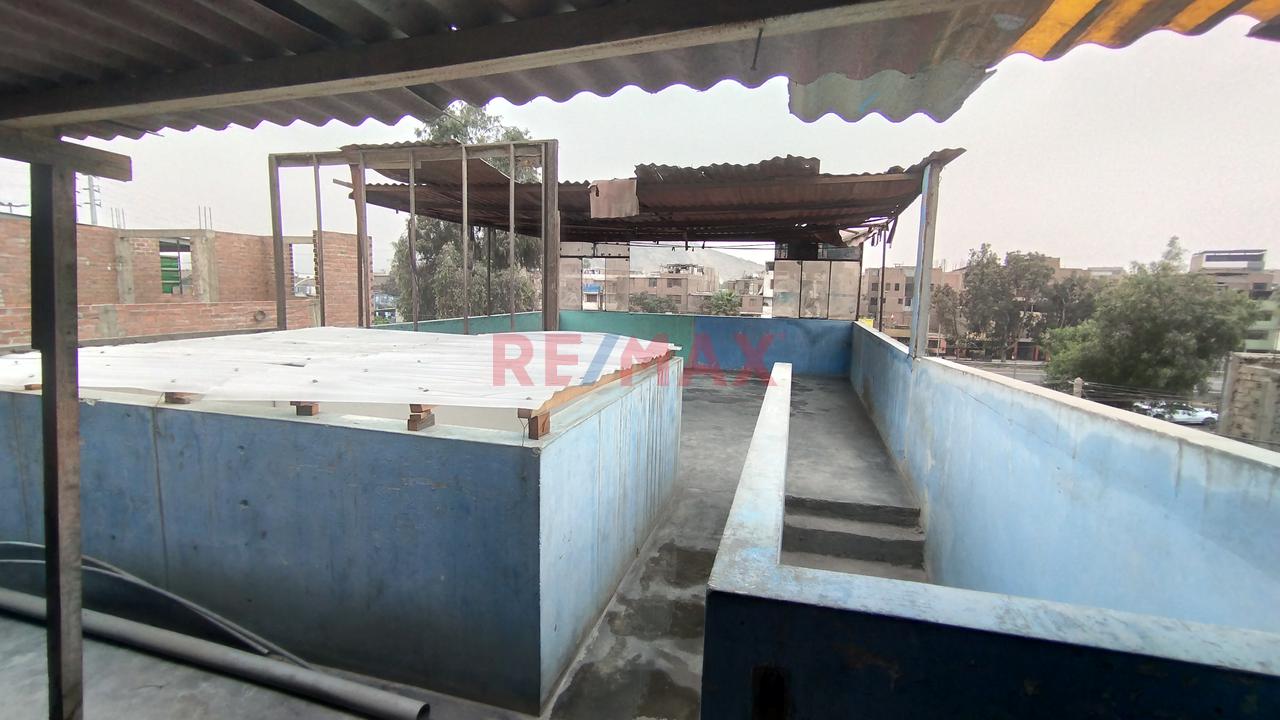 Casa De 3 Pisos + Azotea – 240 M² Construidos En 90 M² De Terreno - 17