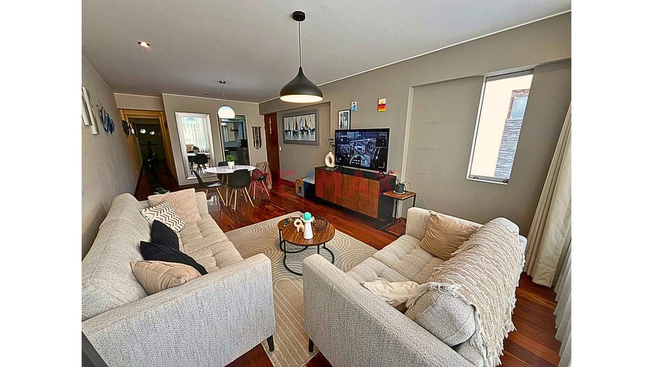 Exclusivo Departamento De 140 M² En 1.Er Piso: Espacio, Comodidad Y 2 Estacionamientos