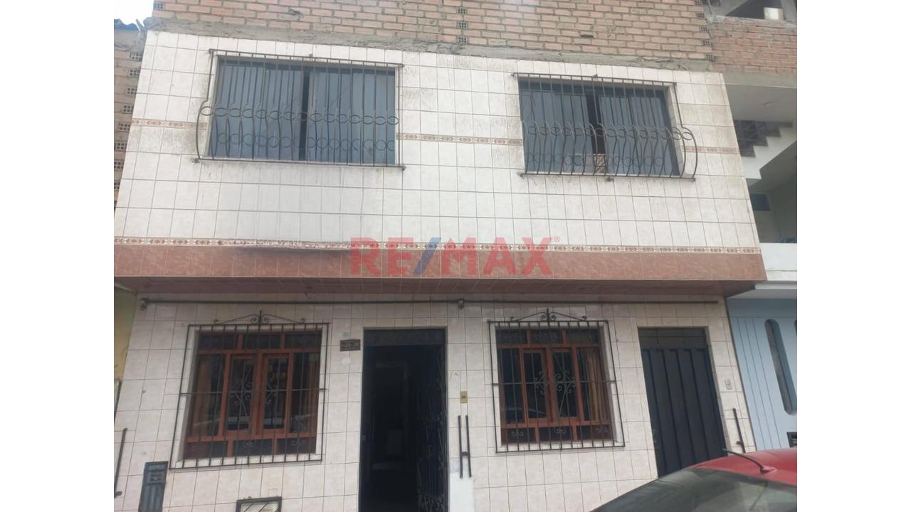 🏡 Casa De 3 Pisos En San Alberto – Los Olivos